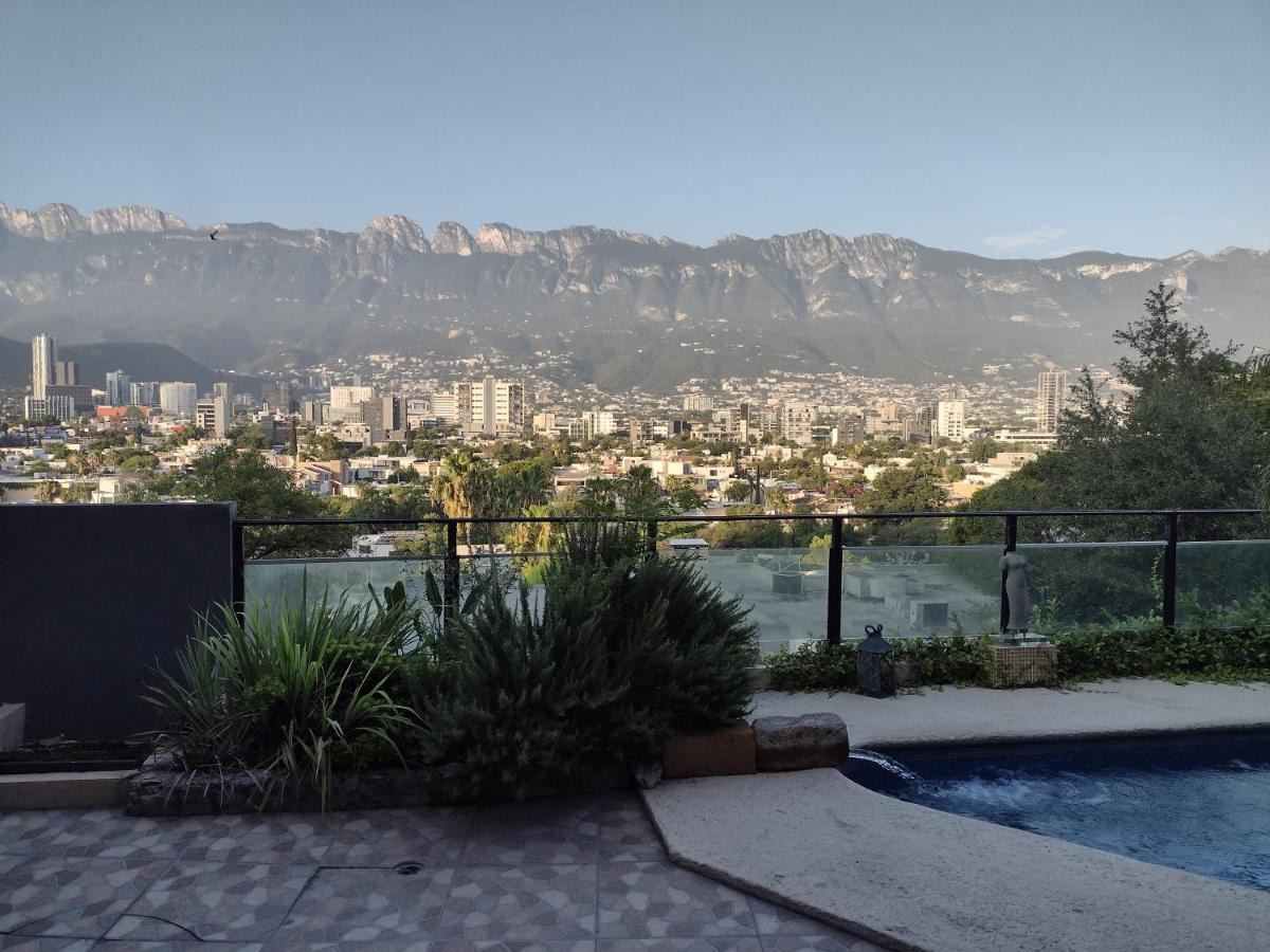 ESPECTACULAR VISTA Y EXELENTE UBICACION EN SAN PEDRO. ACOGEDORA SUITE CON  ALBERCA Y TERRAZA PRIVADA Y ENTRADA INDEPENDIENTE MONTERREY (Mexico) |  BOOKED